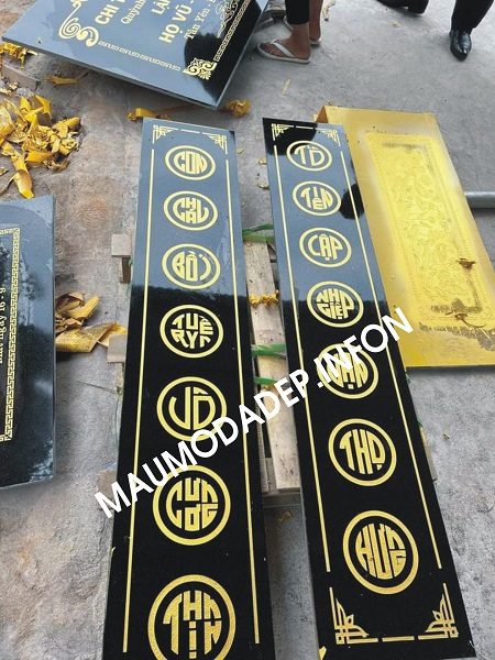 Câu đối khắc đá
