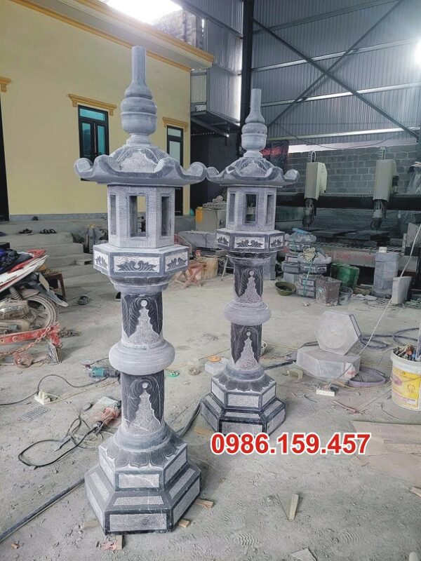 Cột Đèn Đá Lục Lăng