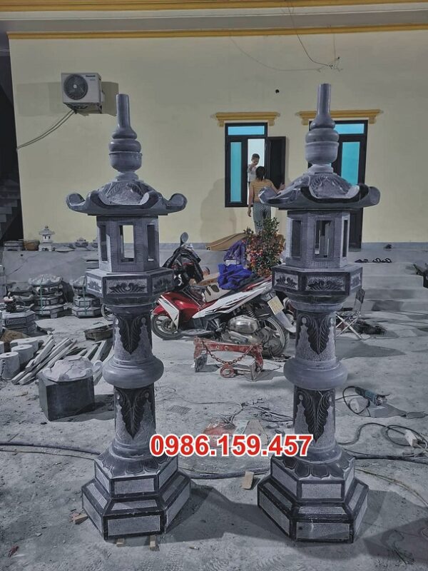 Cột Đèn Đá Lục Lăng