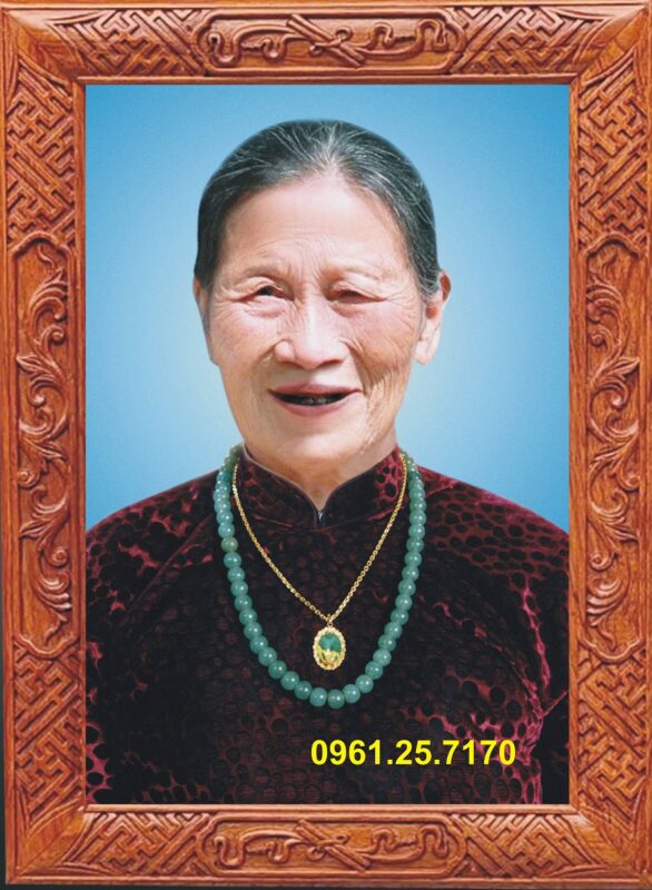 Khung ảnh thờ gỗ hương treo tường nền gấm