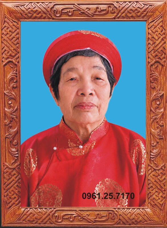 Khung ảnh thờ gỗ hương treo tường nền gấm