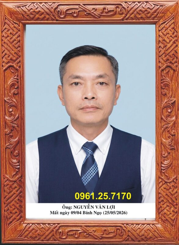 Khung ảnh thờ gỗ hương treo tường nền gấm