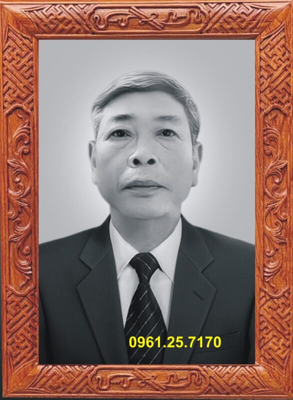 Khung ảnh thờ gỗ hương treo tường nền gấm