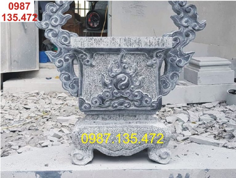 lư hương vuông chạm chênh, đục nổi